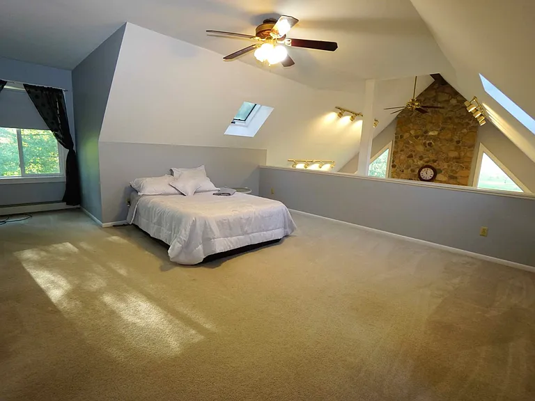 Upstairs loft bedroom.