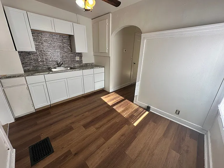 419 S Arlington Ave — Photo 8