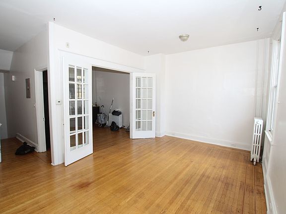 2nd image of 2841 W Girard Ave #2
