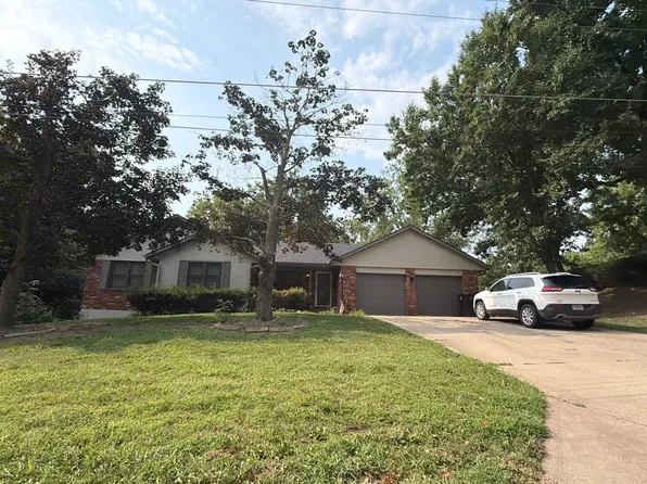 3520 Karnes Rd, Saint Joseph, MO 64506