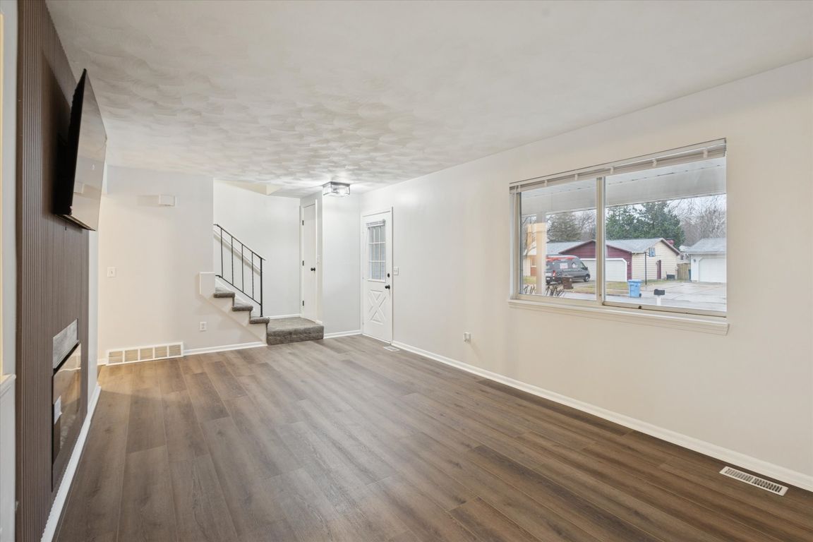 next background image