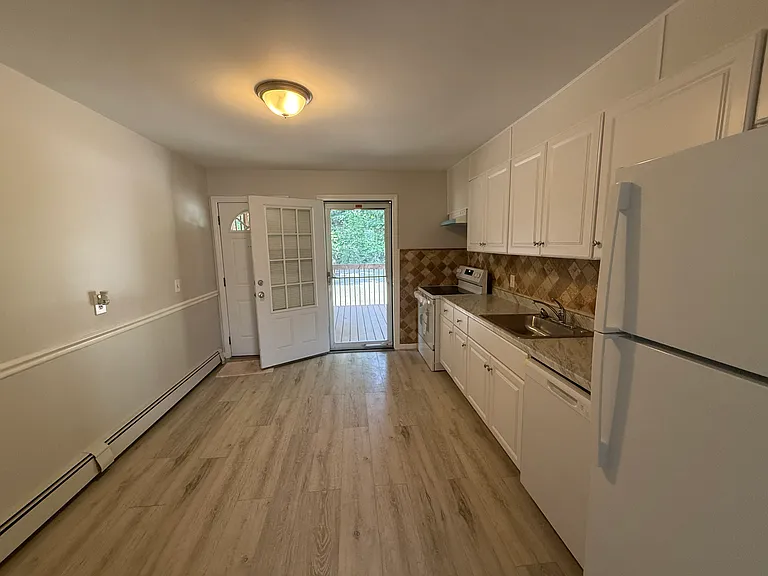 204 Cherry Hill Dr #1B — Photo 6