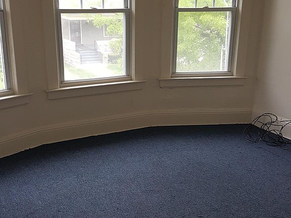 4th image of 173 Blaine Ave