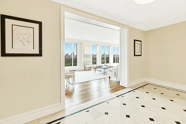 Sold by Sotheby's International Realty | media 16