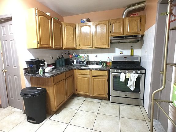 2nd image of 8922 127th St