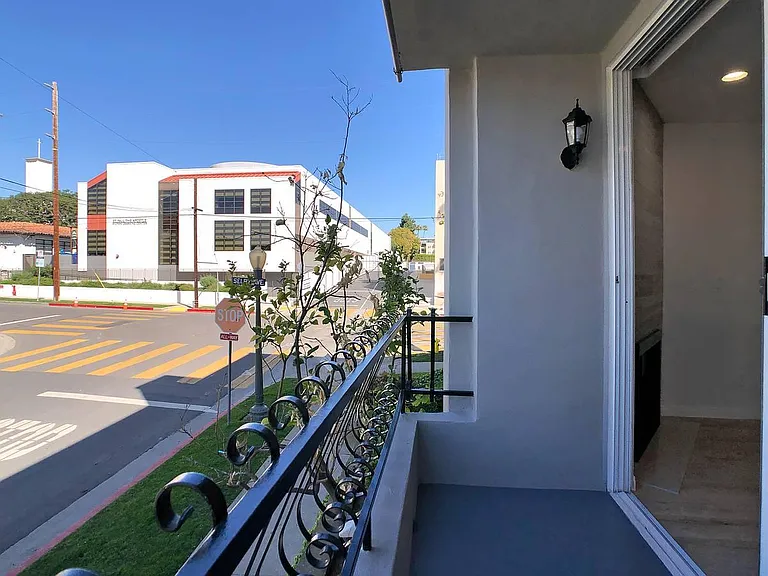 1601 Selby Ave #102 — Photo 12