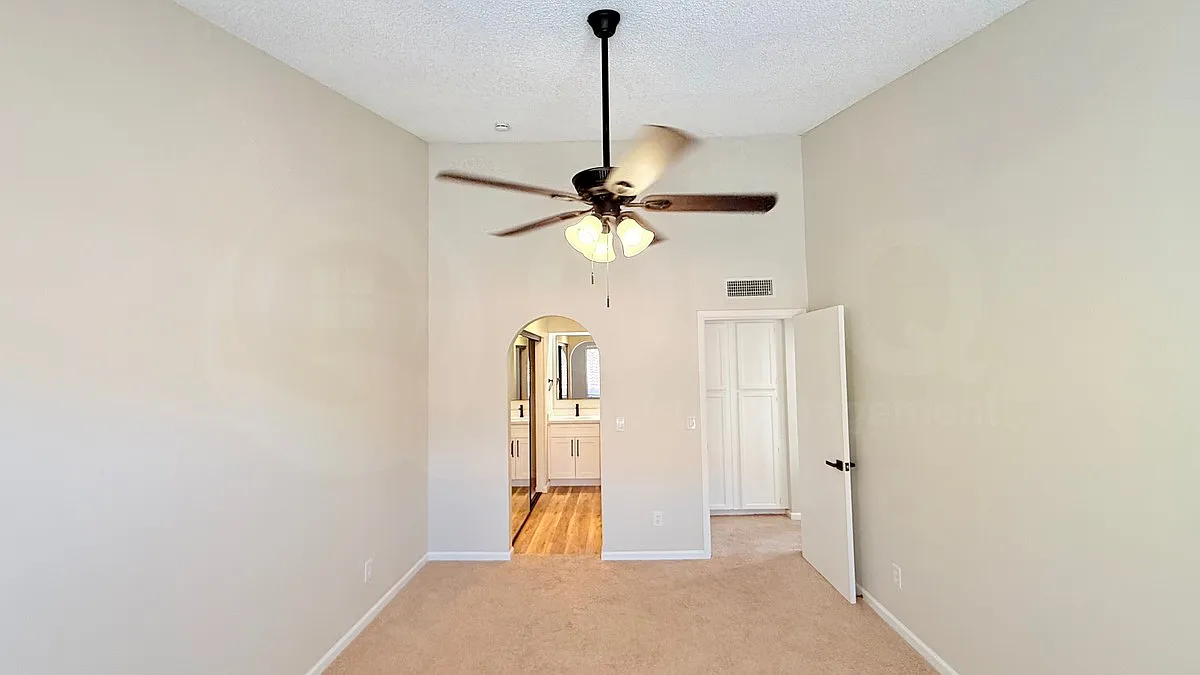 3 bed, 2.0 bath, 1536 sqft, $1,999 — Photo 4