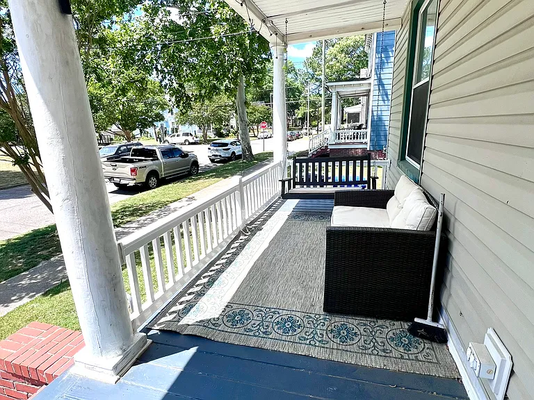 1522 Barron St — Photo 3