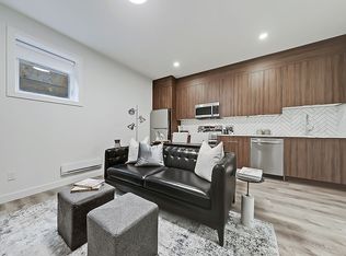 524 20th Ave SW, Calgary, AB T2S 0E8