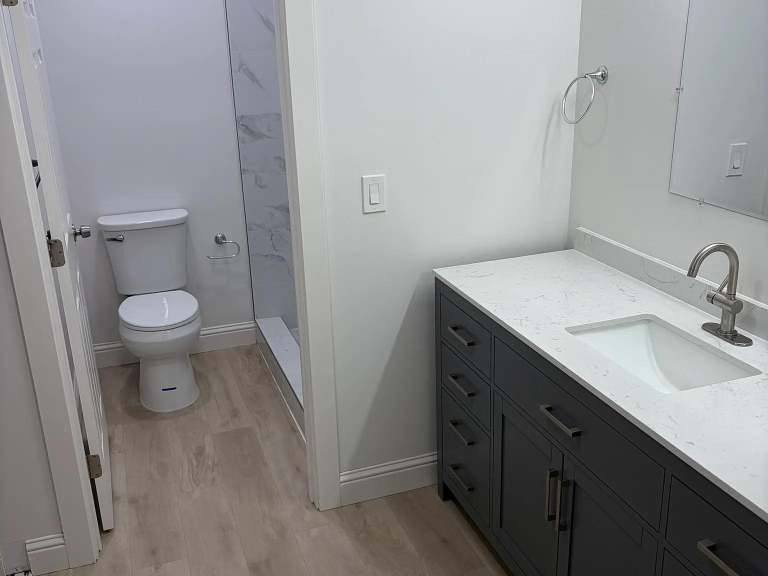 Monterey Valley Apartments — Photo 4