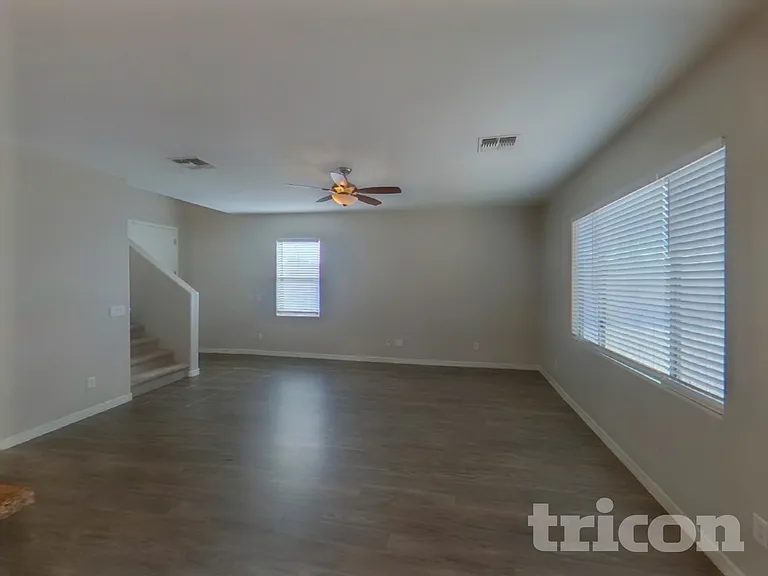 21338 N Denver Ct — Photo 3