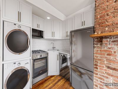 113 W 15th St APT 3F, New York, NY, 10011