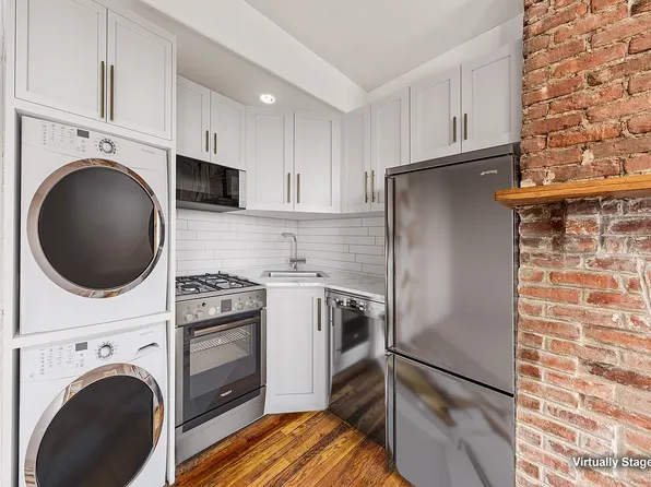 113 W 15th St APT 3F, New York, NY 10011