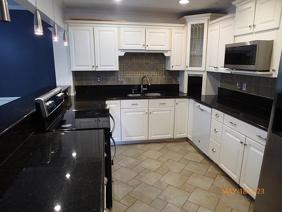 4th image of 2512 Hawksbury Ln