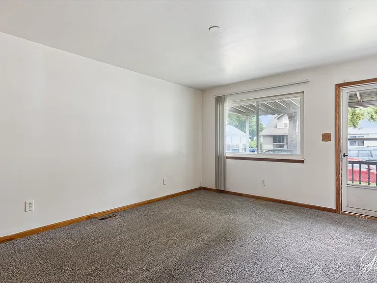 8684 Republic Ave — Photo 4