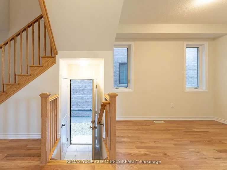 43 Tweedhill Ave — Photo 10