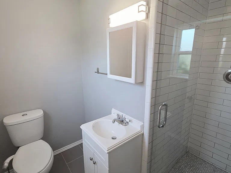 305 Dublin Dr — Photo 16