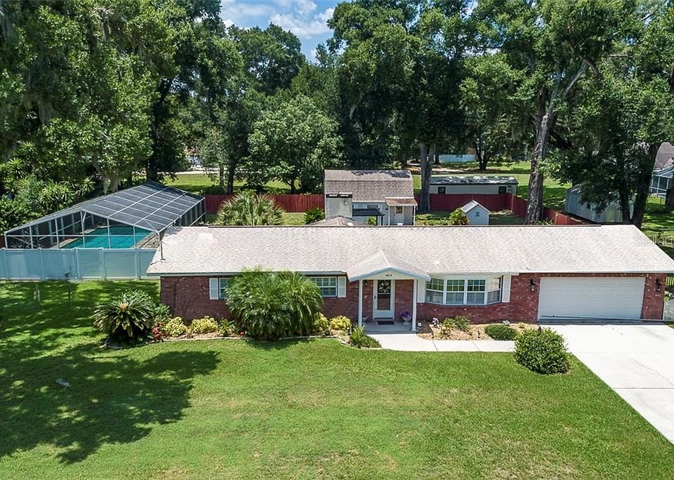1st image of 4814 Lynn Oaks Cir