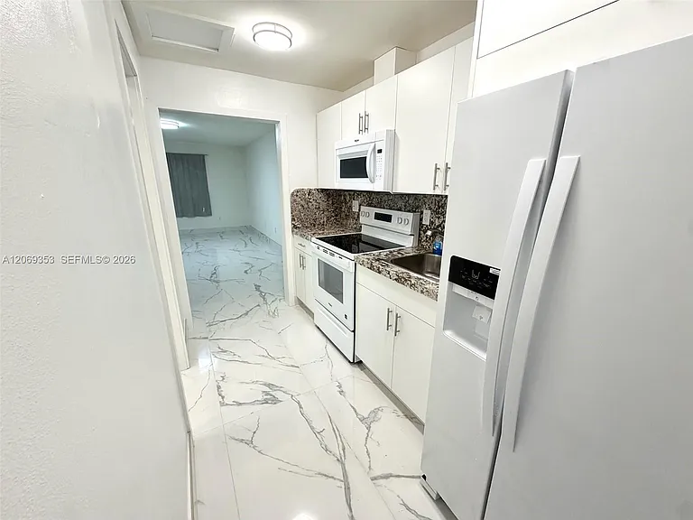 931 SW 82nd Ave #3 — Photo 20