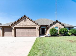 3401 Paul Dr, Moore, OK 73160