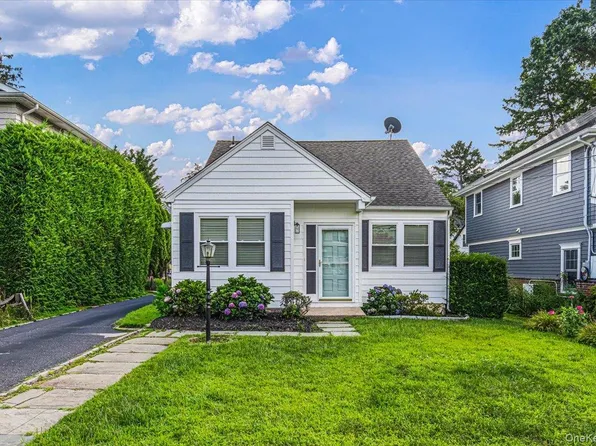 104 Fairfield Avenue, Port Washington, NY 11050