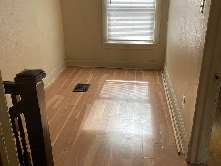 landing and extra space at the top of stairs