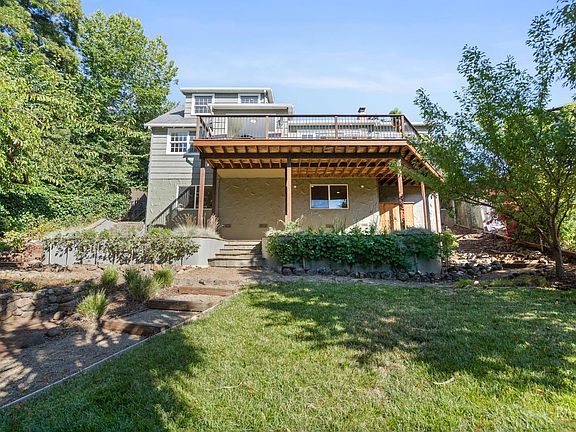 5th image of 330 Corte Madera Avenue