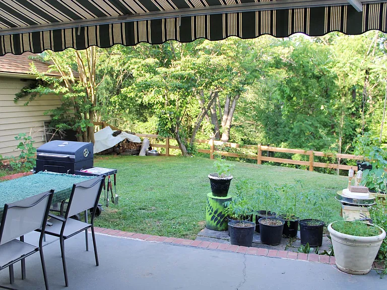 1057 Highlands Dr — Photo 22