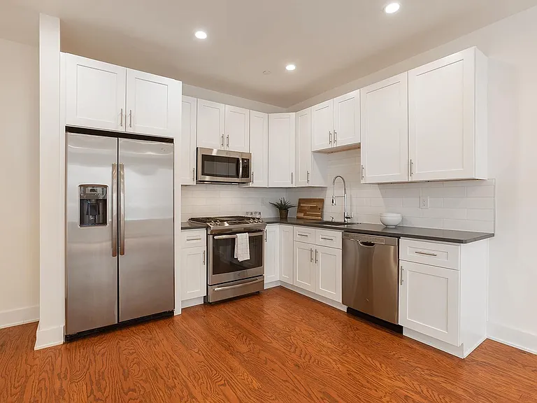 1726 Ridge Ave #3 — Photo 2