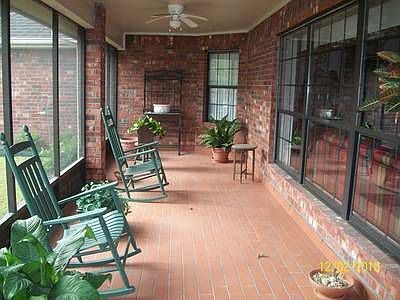 2nd image of 1913 Lazy Lake Dr