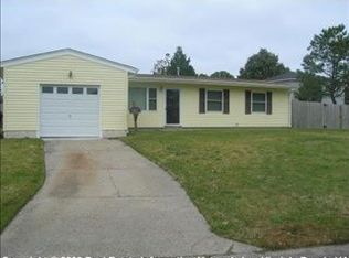 1852 Thomas Ln, Virginia Beach, VA 23454
