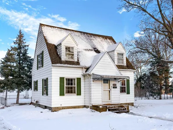 2126 Berkley Pl, South Bend, IN 46616