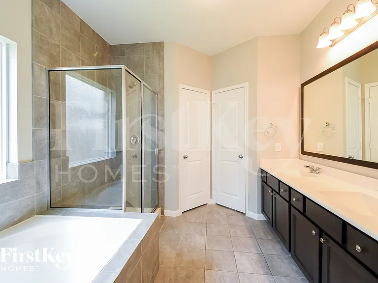 8423 Montego Bay Dr — Photo 10