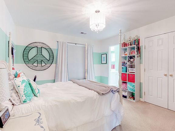 kids room w/ full bathroom