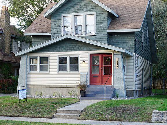 3rd image of 1239 Fisk St SE