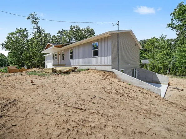 480 W Kenwood St, Twin Lake, MI 49457