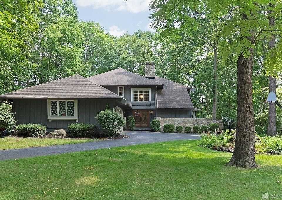 1st image of 615 Boxwood Ct