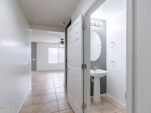 4th image of 6063 S Hawks Hollow Ct
