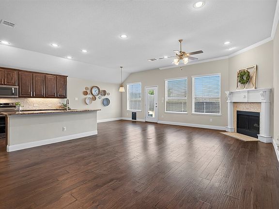 3rd image of 3616 Meadowtrail Ln