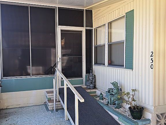 2nd image of 250 San Carlos St