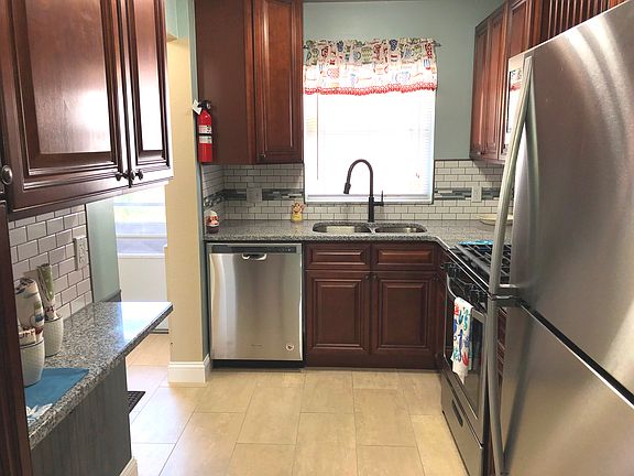 4th image of 100 El Camino Dr APT 302