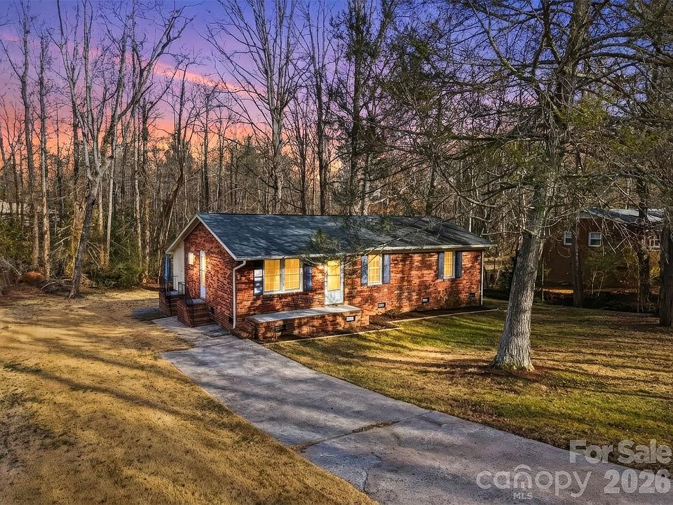 1st image of 1437 Oak Hill Dr