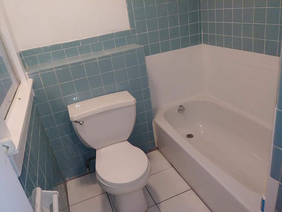 1st image of 152 Caryl Ave