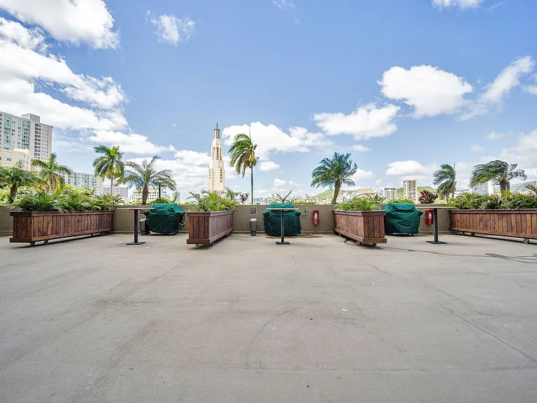 1212 Punahou St #2502 — Photo 17