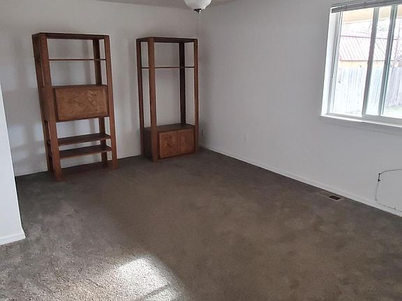 5th image of 720 S Kennedy Pl