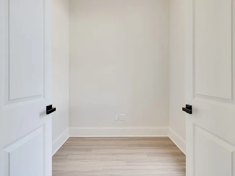 109 Perth Pl — Photo 13