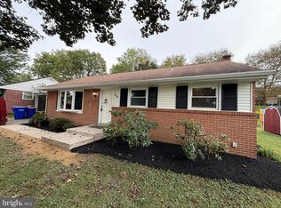 60 Fresh Meadow Dr, Lancaster, PA 17603