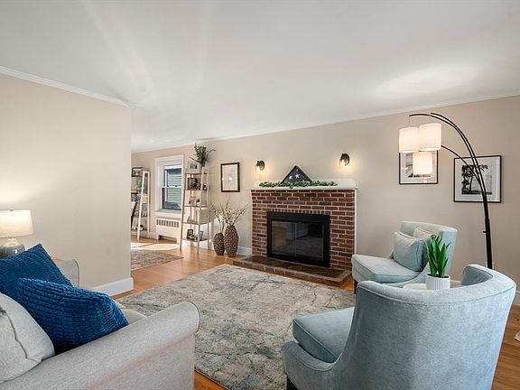 5th image of 48 Spring St