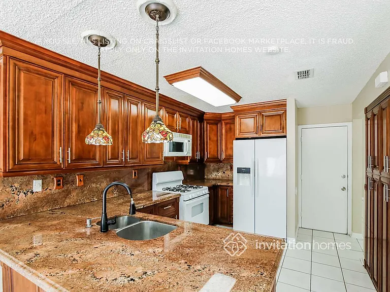 13742 SW 181st St — Photo 8