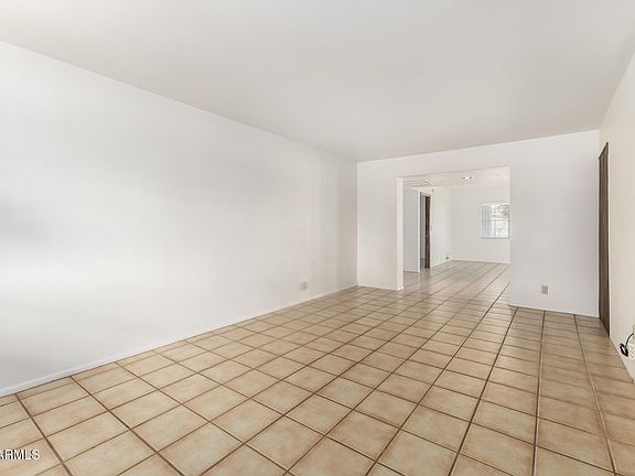 5th image of 1056 W Farmdale Avenue